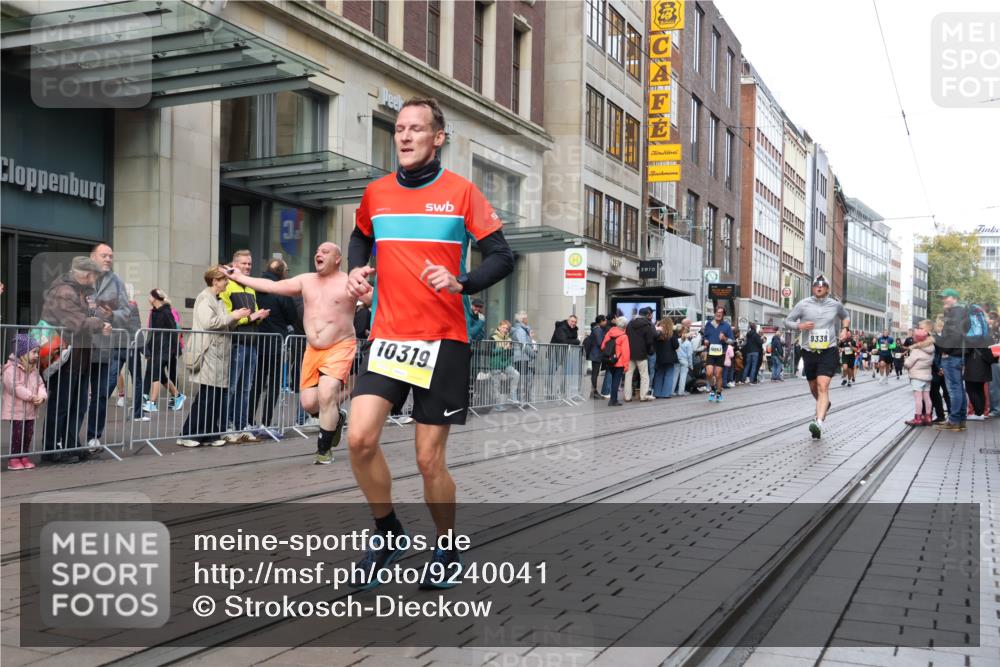 05.10.2025 - 20. swb-Marathon Bremen Strokosch-Dieckow http://msf.ph/oto/9240041 05.10.2025 10:47:15 Ziel 9244, 9339, 9377, 9428, 9924, 10062, 10073, 10319, 10382, 10601, 10637, 10667, 10676, 10850, 10875, 10947, 10951, 11244, 11330, 11409, 11498, 11705, 11708, 11742, 9244, 9339, 9377, 9428, 9924, 10062, 10073, 10319, 10382, 10601, 10637, 10667, 10676, 10850, 10875, 10947, 10951, 11244, 11330, 11409, 11498, 11705, 11708, 11742 meine-sportfotos.de