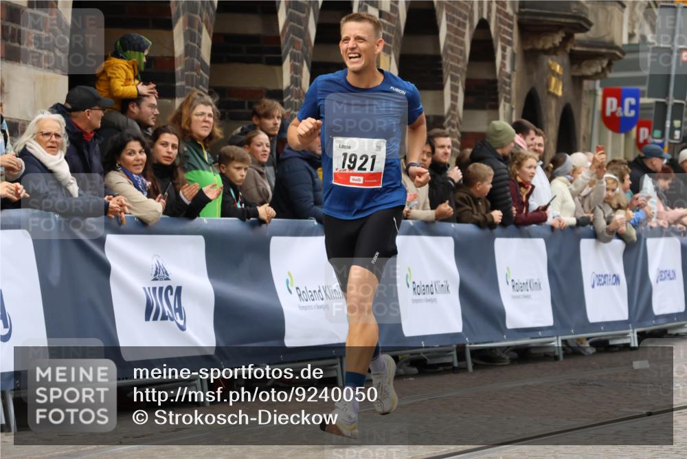 05.10.2025 - 20. swb-Marathon Bremen Strokosch-Dieckow http://msf.ph/oto/9240050 05.10.2025 12:42:24 Ziel 456, 1921 meine-sportfotos.de