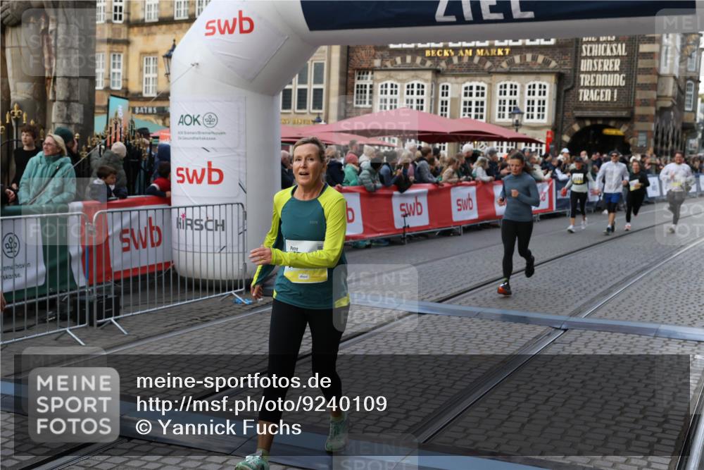 05.10.2025 - 20. swb-Marathon Bremen Yannick Fuchs http://msf.ph/oto/9240109 05.10.2025 11:08:12 Ziel 8123, 9557, 9617, 10365, 10782, 10783, 11309, 11490, 11677 meine-sportfotos.de