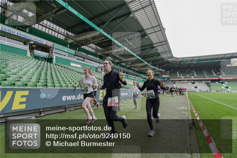 05.10.2025 - 20. swb-Marathon Bremen Michael Burmester http://msf.ph/oto/9240150 05.10.2025 13:04:57 Laufen im Stadion 100, 190, 199, 406, 421, 470, 490, 607, 678, 712, 858, 924, 1012, 1061, 1080, 1132, 1404, 1455, 1478, 1480, 1545, 1746, 1765, 1834, 1840, 1867, 1990, 1997, 2009, 2086, 2190, 2333, 2399, 2536, 2584, 2604, 2617, 2664, 2802, 2901, 2935, 2989, 3008, 3049, 3216, 3346, 3378, 3380, 3413, 3433, 3445, 3483, 3561, 3658, 3799, 3901, 4001, 4055, 4187, 4207, 4241, 4243, 4244, 4376, 4501, 4627, 4634, 4671, 4757, 4803, 4838, 4855, 4858, 4928, 5082, 5247, 5286, 5295, 5446, 5464, 5614, 5904 meine-sportfotos.de
