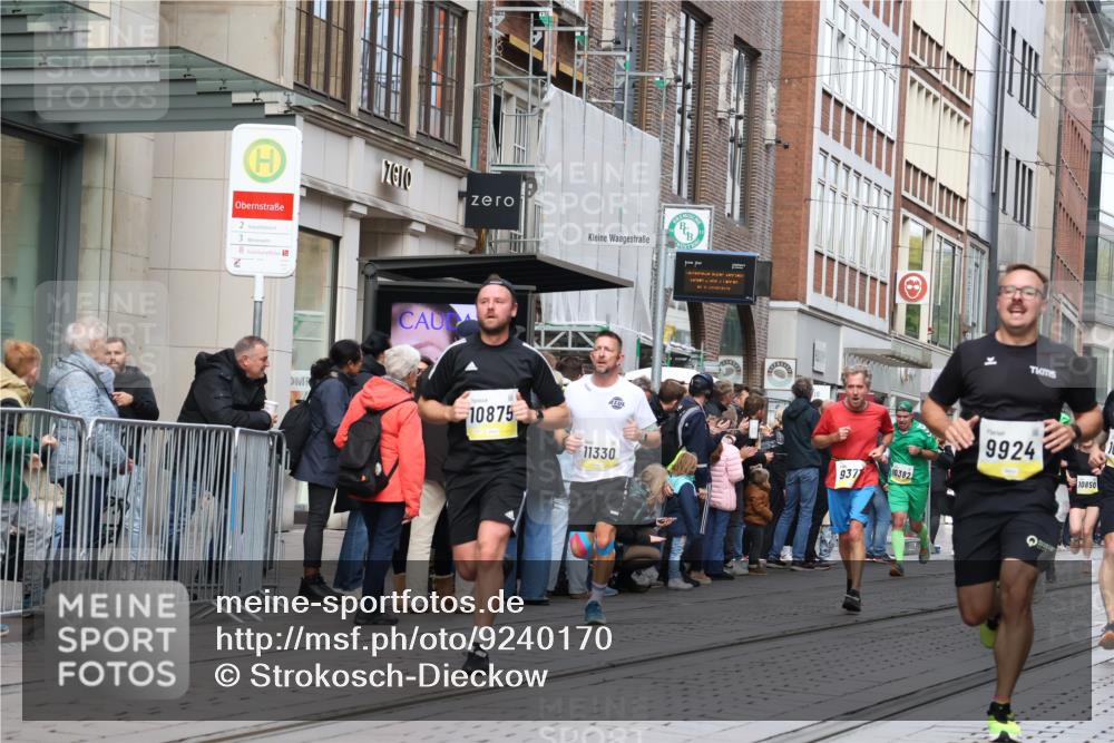 05.10.2025 - 20. swb-Marathon Bremen Strokosch-Dieckow http://msf.ph/oto/9240170 05.10.2025 10:47:21 Ziel 9339, 9377, 9924, 9929, 10062, 10073, 10319, 10382, 10601, 10676, 10850, 10875, 10929, 10947, 11244, 11330, 11409, 11708, 9339, 9377, 9924, 9929, 10062, 10073, 10319, 10382, 10601, 10676, 10850, 10875, 10929, 10947, 11244, 11330, 11409, 11708 meine-sportfotos.de