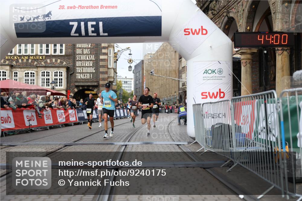 05.10.2025 - 20. swb-Marathon Bremen Yannick Fuchs http://msf.ph/oto/9240175 05.10.2025 10:39:56 Ziel 9922, 10052, 10171, 10175, 10176, 10753, 11335, 11349 meine-sportfotos.de