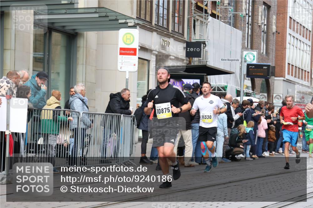 05.10.2025 - 20. swb-Marathon Bremen Strokosch-Dieckow http://msf.ph/oto/9240186 05.10.2025 10:47:21 Ziel 9339, 9377, 9924, 9929, 10062, 10073, 10319, 10382, 10601, 10676, 10850, 10875, 10929, 10947, 11244, 11330, 11409, 11708, 9339, 9377, 9924, 9929, 10062, 10073, 10319, 10382, 10601, 10676, 10850, 10875, 10929, 10947, 11244, 11330, 11409, 11708 meine-sportfotos.de
