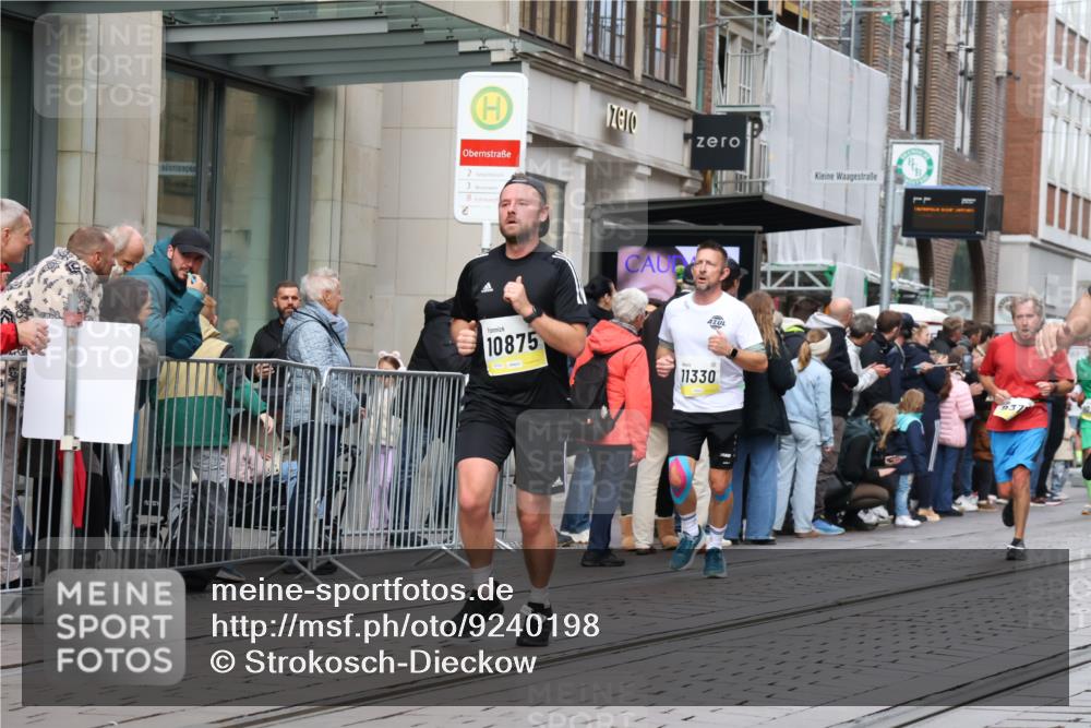 05.10.2025 - 20. swb-Marathon Bremen Strokosch-Dieckow http://msf.ph/oto/9240198 05.10.2025 10:47:21 Ziel 9339, 9377, 9924, 9929, 10062, 10073, 10319, 10382, 10601, 10676, 10850, 10875, 10929, 10947, 11244, 11330, 11409, 11708, 9339, 9377, 9924, 9929, 10062, 10073, 10319, 10382, 10601, 10676, 10850, 10875, 10929, 10947, 11244, 11330, 11409, 11708 meine-sportfotos.de