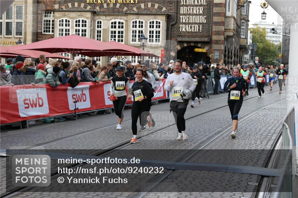 05.10.2025 - 20. swb-Marathon Bremen Yannick Fuchs http://msf.ph/oto/9240232 05.10.2025 11:08:14 Ziel 9557, 9599, 9617, 9874, 10125, 10365, 11309, 11490, 11677 meine-sportfotos.de