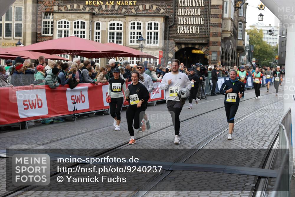 05.10.2025 - 20. swb-Marathon Bremen Yannick Fuchs http://msf.ph/oto/9240237 05.10.2025 11:08:14 Ziel 9557, 9599, 9617, 9874, 10125, 10365, 11309, 11490, 11677 meine-sportfotos.de