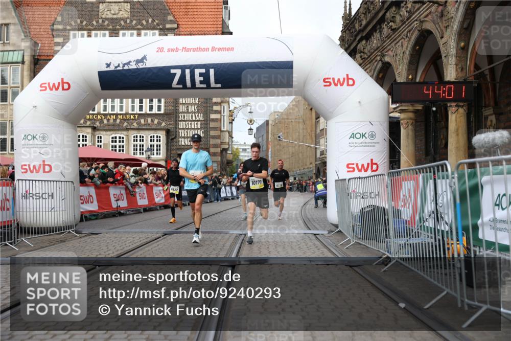 05.10.2025 - 20. swb-Marathon Bremen Yannick Fuchs http://msf.ph/oto/9240293 05.10.2025 10:39:57 Ziel 9213, 9922, 10052, 10171, 10175, 10176, 10753, 11335, 11349 meine-sportfotos.de