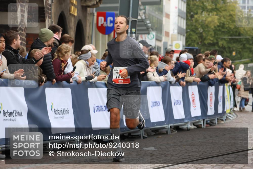 05.10.2025 - 20. swb-Marathon Bremen Strokosch-Dieckow http://msf.ph/oto/9240318 05.10.2025 12:42:35 Ziel 18, 1117 meine-sportfotos.de