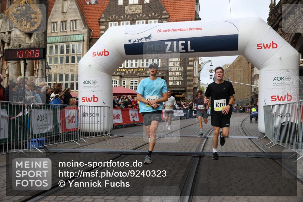 05.10.2025 - 20. swb-Marathon Bremen Yannick Fuchs http://msf.ph/oto/9240323 05.10.2025 10:39:57 Ziel 9213, 9922, 10052, 10171, 10175, 10176, 10753, 11335, 11349 meine-sportfotos.de