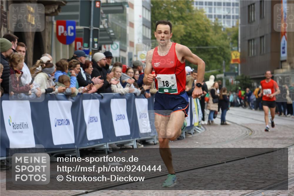 05.10.2025 - 20. swb-Marathon Bremen Strokosch-Dieckow http://msf.ph/oto/9240444 05.10.2025 12:42:37 Ziel 18, 1117 meine-sportfotos.de