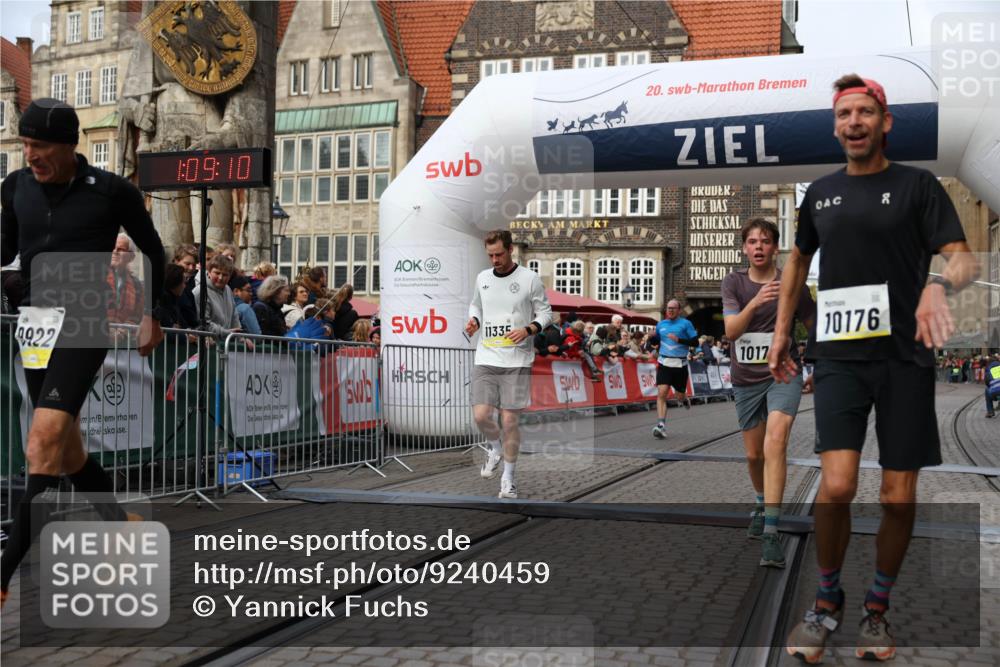 05.10.2025 - 20. swb-Marathon Bremen Yannick Fuchs http://msf.ph/oto/9240459 05.10.2025 10:40:00 Ziel 9213, 9922, 10052, 10171, 10175, 10176, 11335 meine-sportfotos.de