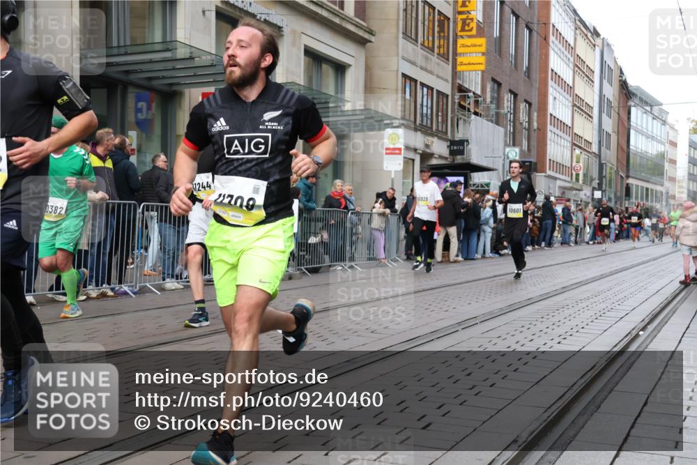 05.10.2025 - 20. swb-Marathon Bremen Strokosch-Dieckow http://msf.ph/oto/9240460 05.10.2025 10:47:30 Ziel 9240, 9377, 9929, 10062, 10073, 10089, 10266, 10382, 10601, 10676, 10929, 10947, 11187, 11244, 11330, 11409, 11628, 11708, 9240, 9377, 9929, 10062, 10073, 10089, 10266, 10382, 10601, 10676, 10929, 10947, 11187, 11244, 11330, 11409, 11628, 11708 meine-sportfotos.de