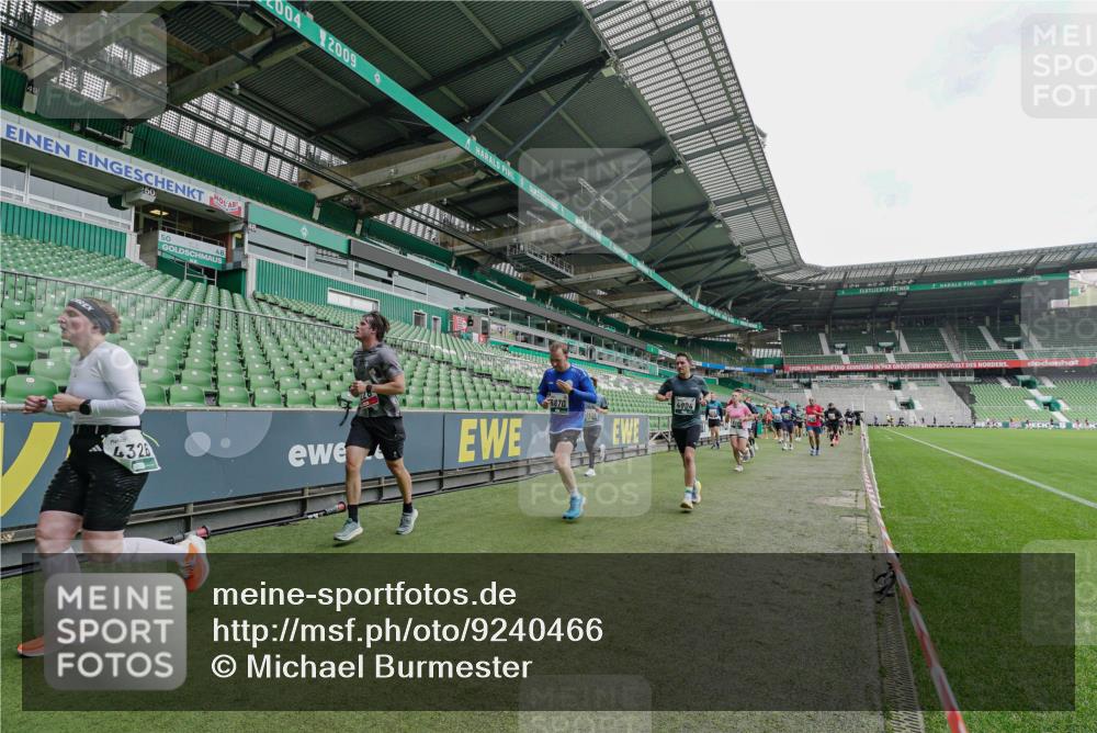 05.10.2025 - 20. swb-Marathon Bremen Michael Burmester http://msf.ph/oto/9240466 05.10.2025 13:05:26 Laufen im Stadion 190, 199, 406, 520, 611, 678, 712, 804, 817, 858, 924, 1061, 1132, 1147, 1228, 1404, 1455, 1480, 1545, 1610, 1702, 1746, 1765, 1834, 1840, 1867, 1990, 2009, 2058, 2187, 2190, 2198, 2437, 2536, 2584, 2604, 2785, 2802, 2902, 2935, 3008, 3025, 3049, 3216, 3317, 3378, 3380, 3413, 3445, 3450, 3479, 3561, 3799, 3809, 3837, 3853, 4055, 4187, 4207, 4241, 4326, 4332, 4376, 4563, 4634, 4665, 4671, 4676, 4831, 4855, 4892, 4904, 4983, 5176, 5286, 5295, 5362, 5382, 5614, 5824, 5904, 6283 meine-sportfotos.de