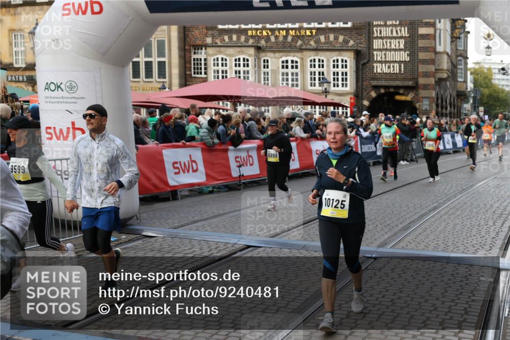 05.10.2025 - 20. swb-Marathon Bremen Yannick Fuchs http://msf.ph/oto/9240481 05.10.2025 11:08:18 Ziel 9557, 9599, 9617, 9874, 10125, 10866, 11019, 11309, 11670 meine-sportfotos.de