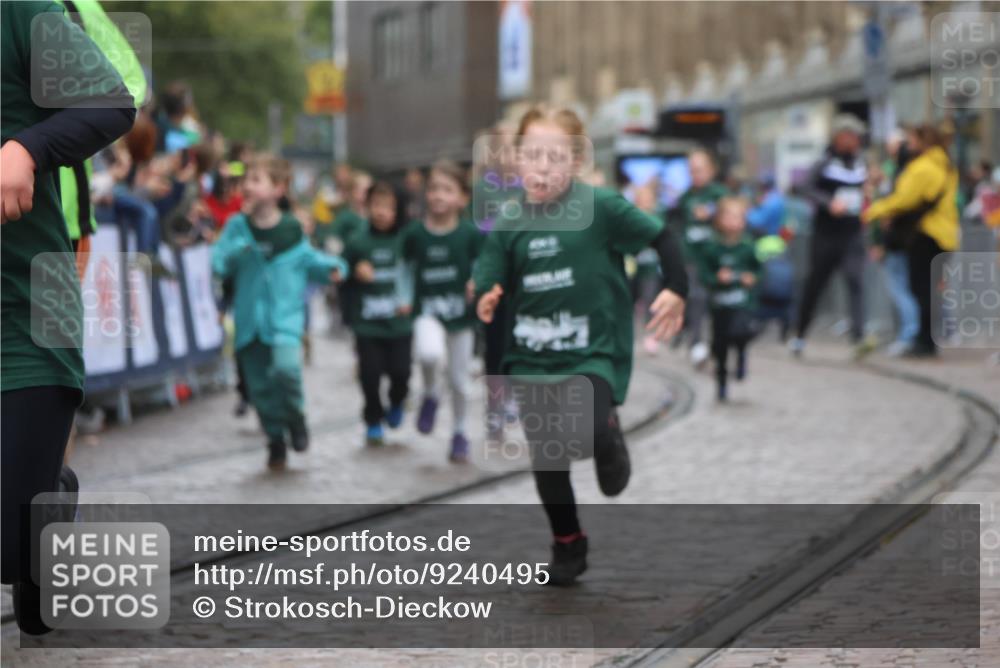 05.10.2025 - 20. swb-Marathon Bremen Strokosch-Dieckow http://msf.ph/oto/9240495 05.10.2025 15:22:08 Ziel 1335 meine-sportfotos.de