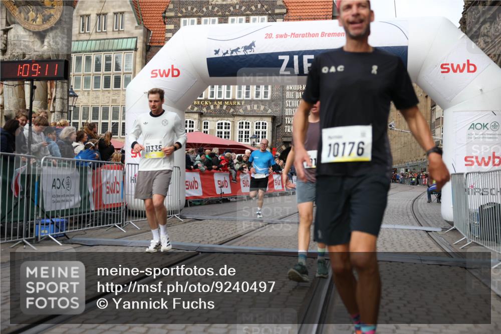 05.10.2025 - 20. swb-Marathon Bremen Yannick Fuchs http://msf.ph/oto/9240497 05.10.2025 10:40:00 Ziel 9213, 9922, 10052, 10171, 10175, 10176, 11335 meine-sportfotos.de