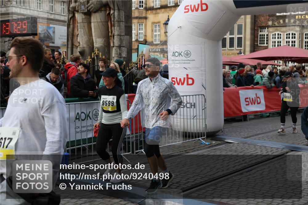 05.10.2025 - 20. swb-Marathon Bremen Yannick Fuchs http://msf.ph/oto/9240498 05.10.2025 11:08:18 Ziel 9557, 9599, 9617, 9874, 10125, 10866, 11019, 11309, 11670 meine-sportfotos.de