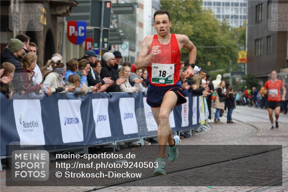 05.10.2025 - 20. swb-Marathon Bremen Strokosch-Dieckow http://msf.ph/oto/9240503 05.10.2025 12:42:38 Ziel 18, 1117 meine-sportfotos.de