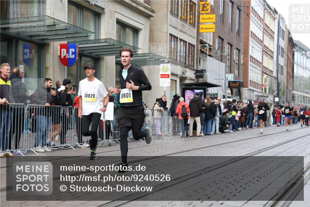 05.10.2025 - 20. swb-Marathon Bremen Strokosch-Dieckow http://msf.ph/oto/9240526 05.10.2025 10:47:32 Ziel 9240, 9377, 9929, 10062, 10089, 10266, 10382, 10601, 10676, 10929, 11187, 11244, 11409, 11628, 11708, 9240, 9377, 9929, 10062, 10089, 10266, 10382, 10601, 10676, 10929, 11187, 11244, 11409, 11628, 11708 meine-sportfotos.de