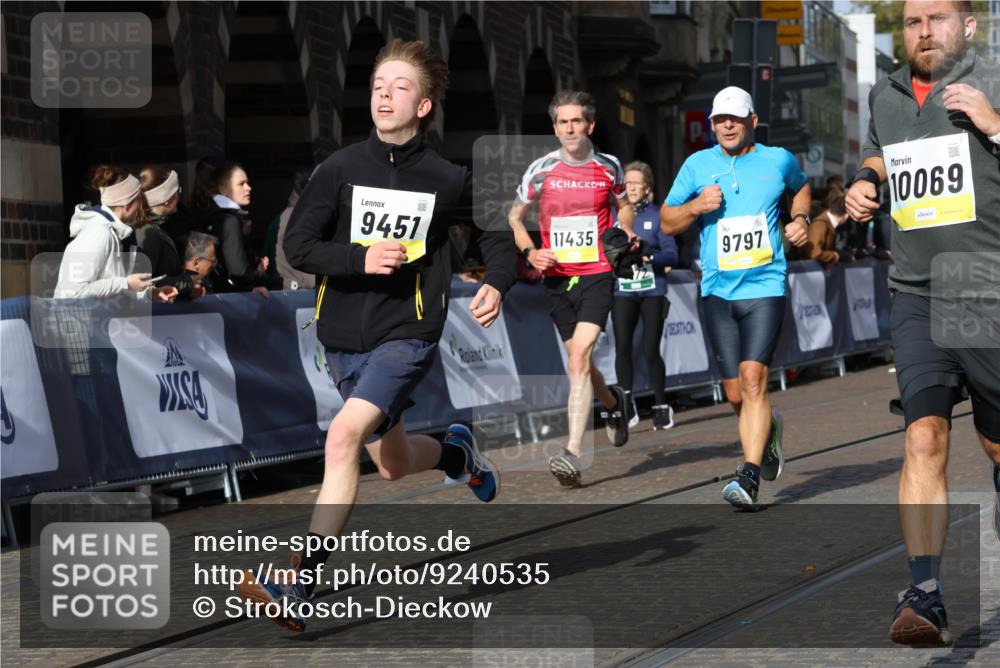 05.10.2025 - 20. swb-Marathon Bremen Strokosch-Dieckow http://msf.ph/oto/9240535 05.10.2025 10:57:04 Ziel 5172, 9231, 9314, 9451, 9577, 9797, 9937, 10069, 10545, 10917, 11138, 11202, 11434, 11435, 11566, 11686 meine-sportfotos.de