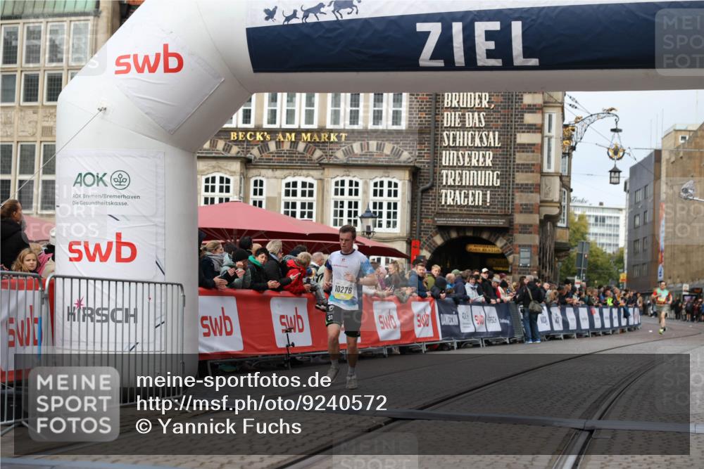 05.10.2025 - 20. swb-Marathon Bremen Yannick Fuchs http://msf.ph/oto/9240572 05.10.2025 10:40:07 Ziel 9213, 10276 meine-sportfotos.de