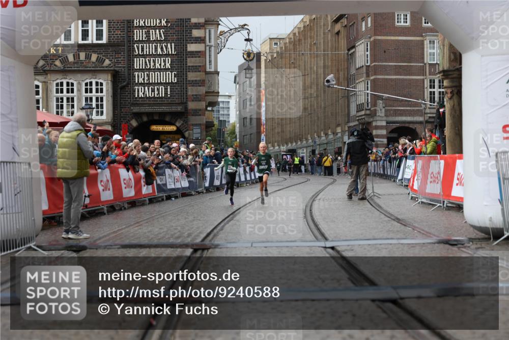 05.10.2025 - 20. swb-Marathon Bremen Yannick Fuchs http://msf.ph/oto/9240588 05.10.2025 15:19:25 Ziel  meine-sportfotos.de