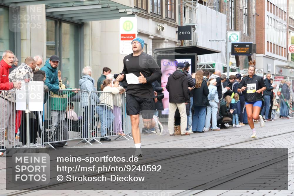 05.10.2025 - 20. swb-Marathon Bremen Strokosch-Dieckow http://msf.ph/oto/9240592 05.10.2025 10:47:36 Ziel 9240, 9929, 10062, 10089, 10266, 10382, 10392, 10601, 10723, 10818, 10929, 11187, 11244, 11628, 9240, 9929, 10062, 10089, 10266, 10382, 10392, 10601, 10723, 10818, 10929, 11187, 11244, 11628 meine-sportfotos.de