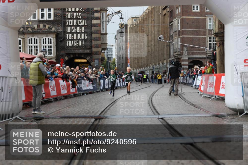 05.10.2025 - 20. swb-Marathon Bremen Yannick Fuchs http://msf.ph/oto/9240596 05.10.2025 15:19:25 Ziel  meine-sportfotos.de