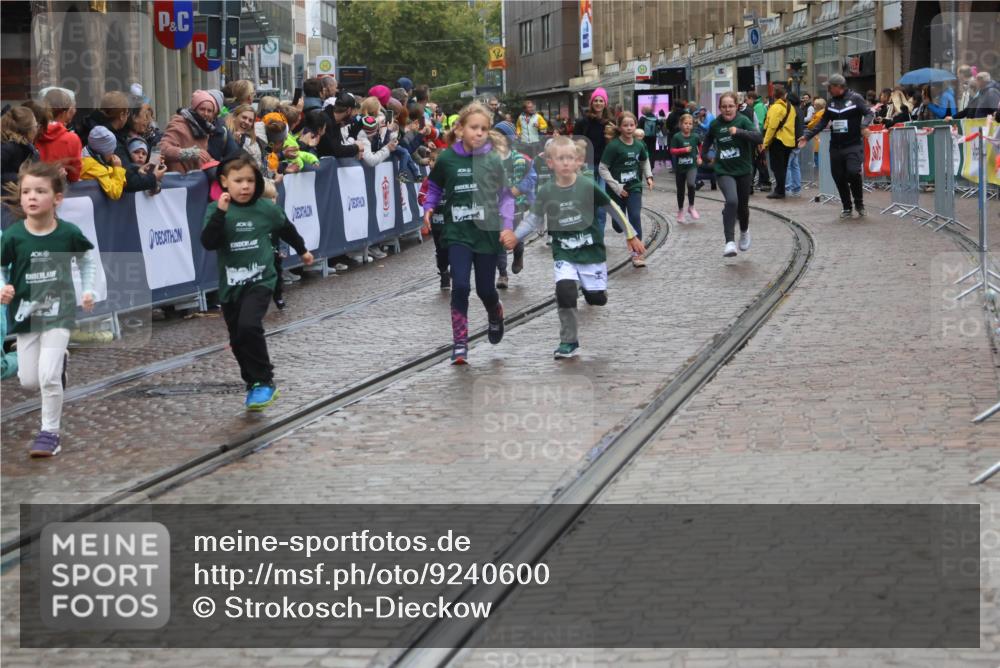 05.10.2025 - 20. swb-Marathon Bremen Strokosch-Dieckow http://msf.ph/oto/9240600 05.10.2025 15:22:13 Ziel 1335 meine-sportfotos.de