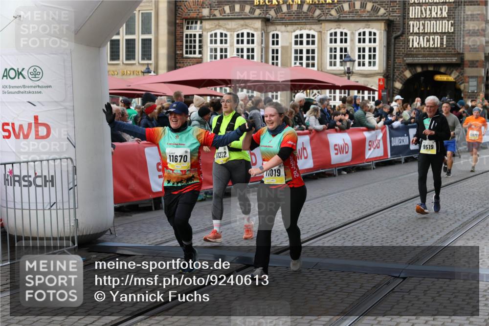 05.10.2025 - 20. swb-Marathon Bremen Yannick Fuchs http://msf.ph/oto/9240613 05.10.2025 11:08:22 Ziel 9401, 9519, 9599, 9617, 9874, 10125, 10866, 11019, 11232, 11309, 11670 meine-sportfotos.de
