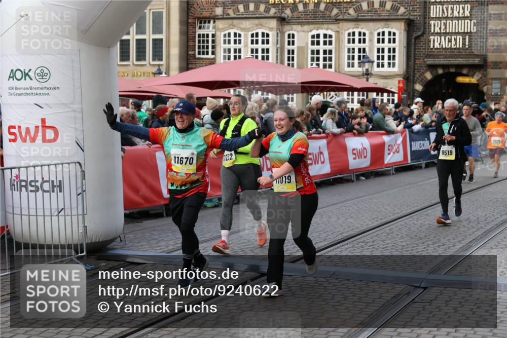 05.10.2025 - 20. swb-Marathon Bremen Yannick Fuchs http://msf.ph/oto/9240622 05.10.2025 11:08:22 Ziel 9401, 9519, 9599, 9617, 9874, 10125, 10866, 11019, 11232, 11309, 11670 meine-sportfotos.de