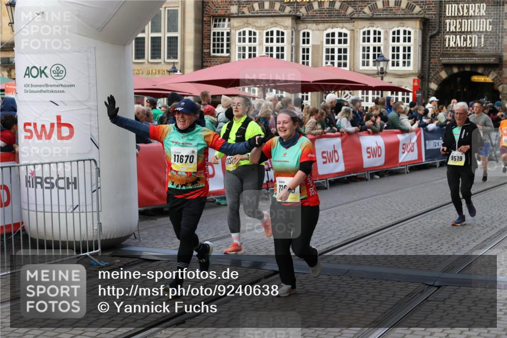 05.10.2025 - 20. swb-Marathon Bremen Yannick Fuchs http://msf.ph/oto/9240638 05.10.2025 11:08:22 Ziel 9401, 9519, 9599, 9617, 9874, 10125, 10866, 11019, 11232, 11309, 11670 meine-sportfotos.de