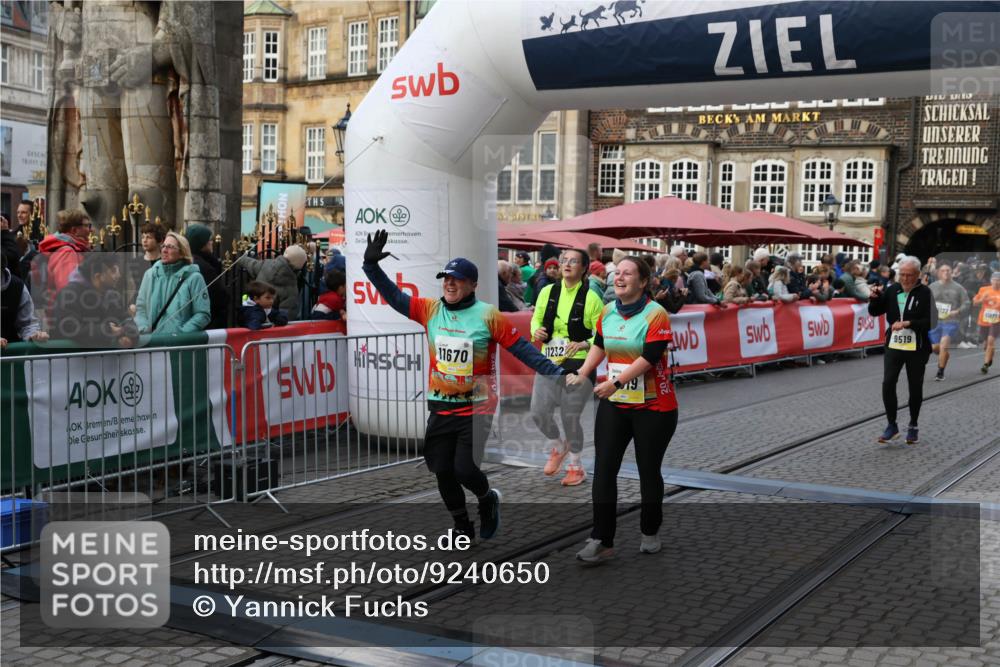 05.10.2025 - 20. swb-Marathon Bremen Yannick Fuchs http://msf.ph/oto/9240650 05.10.2025 11:08:22 Ziel 9401, 9519, 9599, 9617, 9874, 10125, 10866, 11019, 11232, 11309, 11670 meine-sportfotos.de