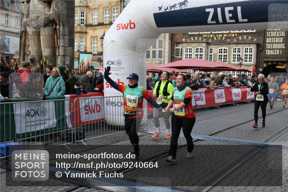 05.10.2025 - 20. swb-Marathon Bremen Yannick Fuchs http://msf.ph/oto/9240664 05.10.2025 11:08:22 Ziel 9401, 9519, 9599, 9617, 9874, 10125, 10866, 11019, 11232, 11309, 11670 meine-sportfotos.de