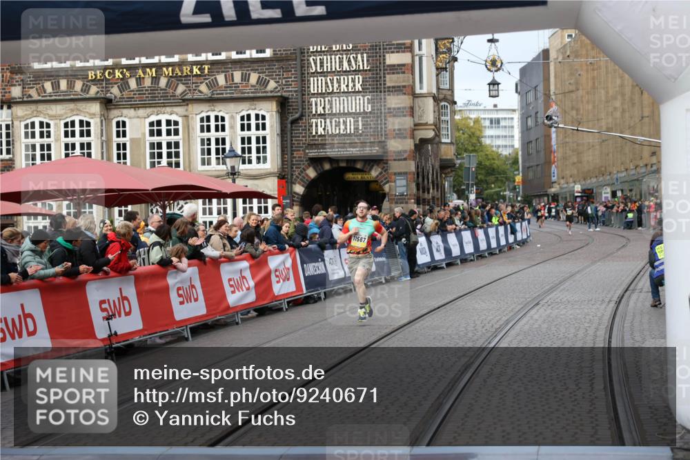 05.10.2025 - 20. swb-Marathon Bremen Yannick Fuchs http://msf.ph/oto/9240671 05.10.2025 10:40:11 Ziel 10276, 11567 meine-sportfotos.de