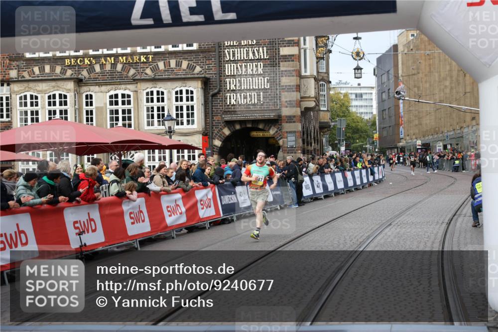 05.10.2025 - 20. swb-Marathon Bremen Yannick Fuchs http://msf.ph/oto/9240677 05.10.2025 10:40:12 Ziel 10276, 11567 meine-sportfotos.de