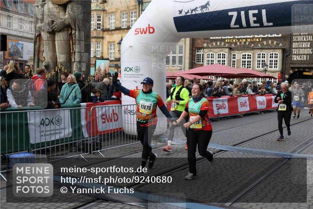05.10.2025 - 20. swb-Marathon Bremen Yannick Fuchs http://msf.ph/oto/9240680 05.10.2025 11:08:22 Ziel 9401, 9519, 9599, 9617, 9874, 10125, 10866, 11019, 11232, 11309, 11670 meine-sportfotos.de