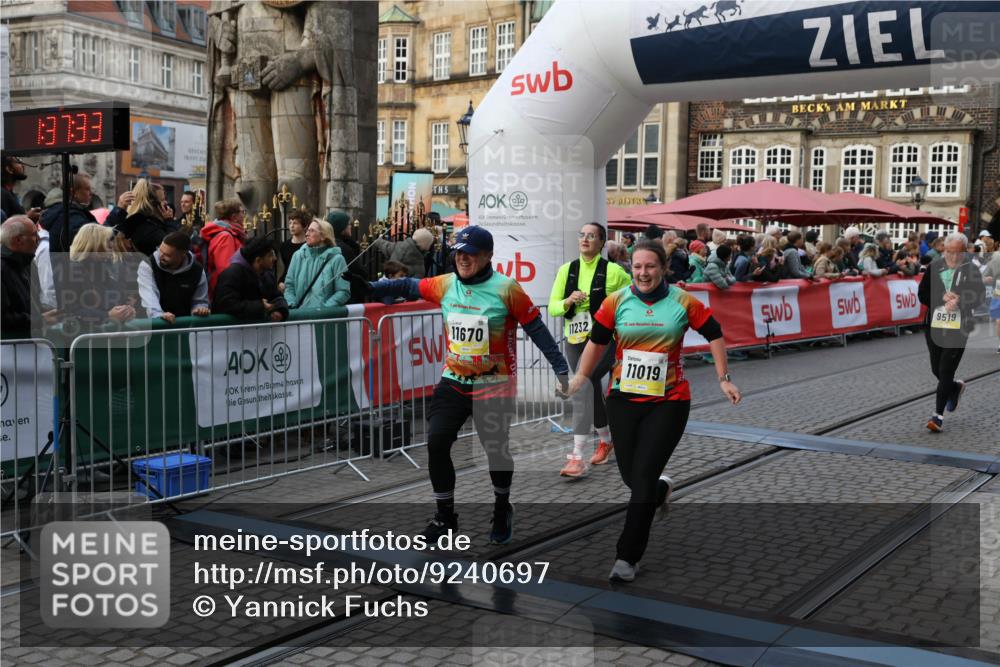 05.10.2025 - 20. swb-Marathon Bremen Yannick Fuchs http://msf.ph/oto/9240697 05.10.2025 11:08:23 Ziel 9401, 9519, 9599, 9874, 10125, 10132, 10866, 11019, 11097, 11232, 11670, 11671 meine-sportfotos.de
