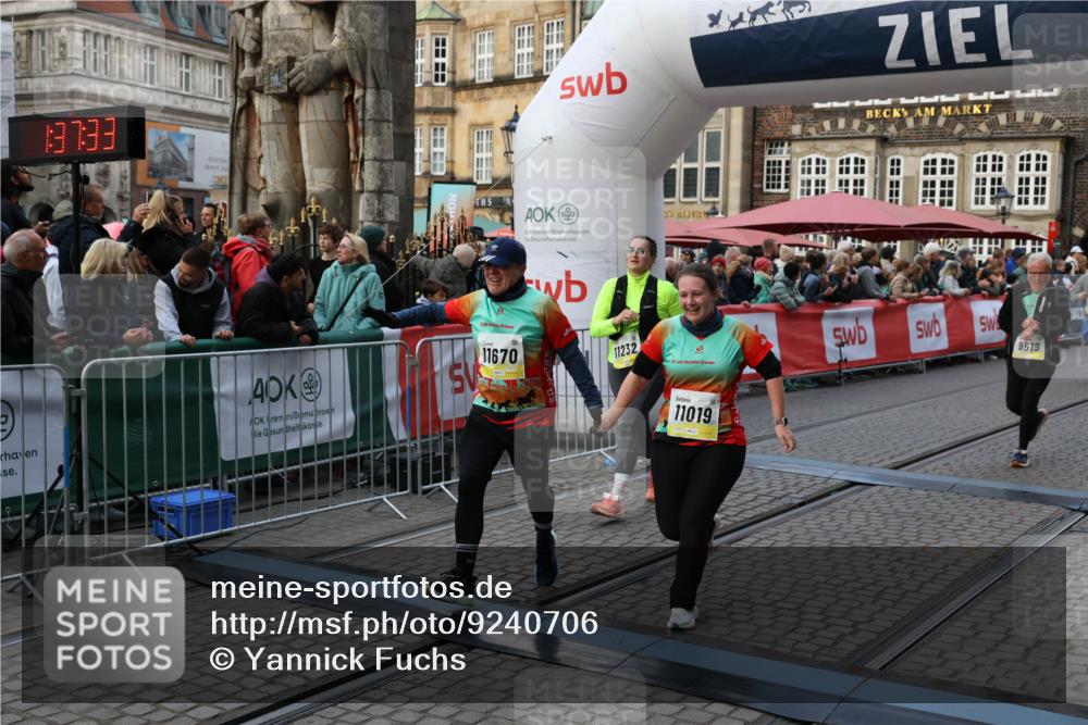 05.10.2025 - 20. swb-Marathon Bremen Yannick Fuchs http://msf.ph/oto/9240706 05.10.2025 11:08:23 Ziel 9401, 9519, 9599, 9874, 10125, 10132, 10866, 11019, 11097, 11232, 11670, 11671 meine-sportfotos.de