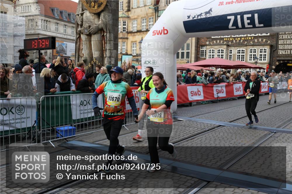 05.10.2025 - 20. swb-Marathon Bremen Yannick Fuchs http://msf.ph/oto/9240725 05.10.2025 11:08:23 Ziel 9401, 9519, 9599, 9874, 10125, 10132, 10866, 11019, 11097, 11232, 11670, 11671 meine-sportfotos.de