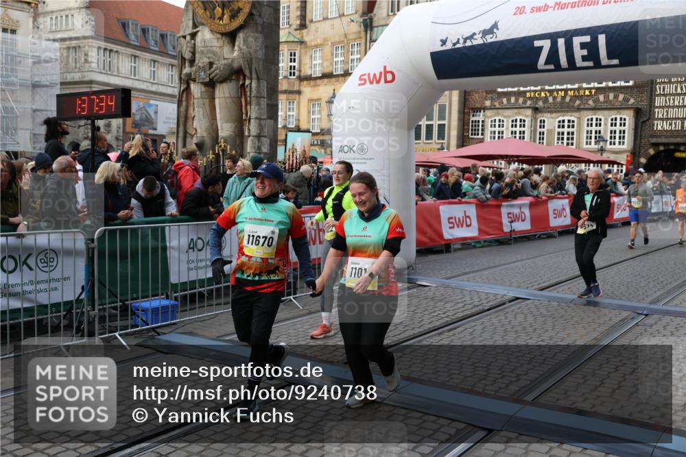 05.10.2025 - 20. swb-Marathon Bremen Yannick Fuchs http://msf.ph/oto/9240738 05.10.2025 11:08:23 Ziel 9401, 9519, 9599, 9874, 10125, 10132, 10866, 11019, 11097, 11232, 11670, 11671 meine-sportfotos.de