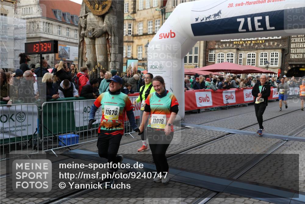05.10.2025 - 20. swb-Marathon Bremen Yannick Fuchs http://msf.ph/oto/9240747 05.10.2025 11:08:23 Ziel 9401, 9519, 9599, 9874, 10125, 10132, 10866, 11019, 11097, 11232, 11670, 11671 meine-sportfotos.de