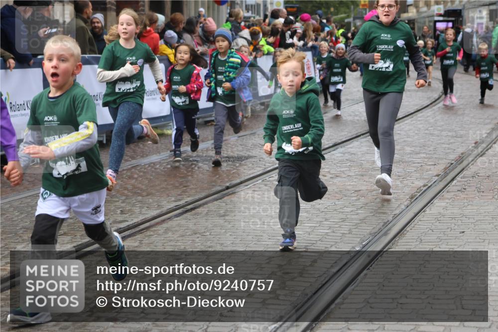 05.10.2025 - 20. swb-Marathon Bremen Strokosch-Dieckow http://msf.ph/oto/9240757 05.10.2025 15:22:16 Ziel 1335 meine-sportfotos.de