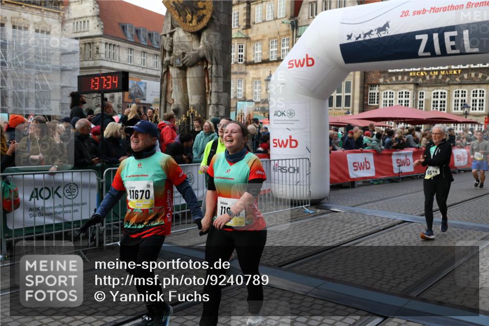 05.10.2025 - 20. swb-Marathon Bremen Yannick Fuchs http://msf.ph/oto/9240789 05.10.2025 11:08:24 Ziel 9353, 9401, 9519, 10132, 10866, 11019, 11097, 11232, 11670, 11671 meine-sportfotos.de