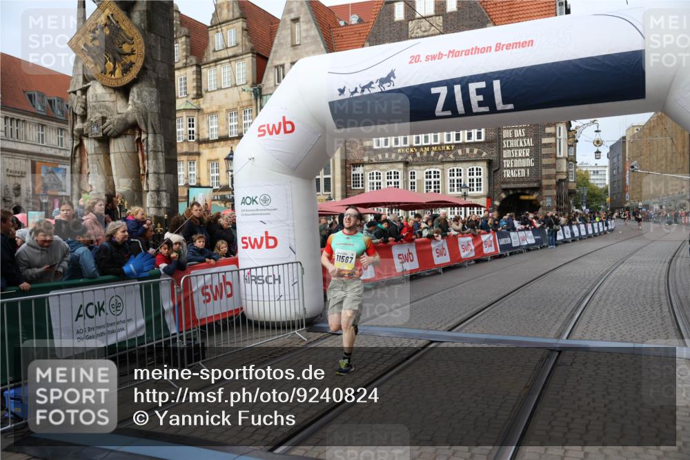 05.10.2025 - 20. swb-Marathon Bremen Yannick Fuchs http://msf.ph/oto/9240824 05.10.2025 10:40:14 Ziel 10276, 11567 meine-sportfotos.de