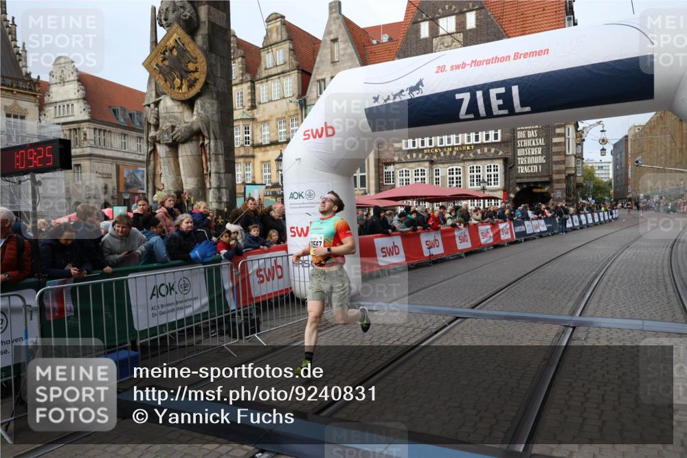 05.10.2025 - 20. swb-Marathon Bremen Yannick Fuchs http://msf.ph/oto/9240831 05.10.2025 10:40:14 Ziel 10276, 11567 meine-sportfotos.de