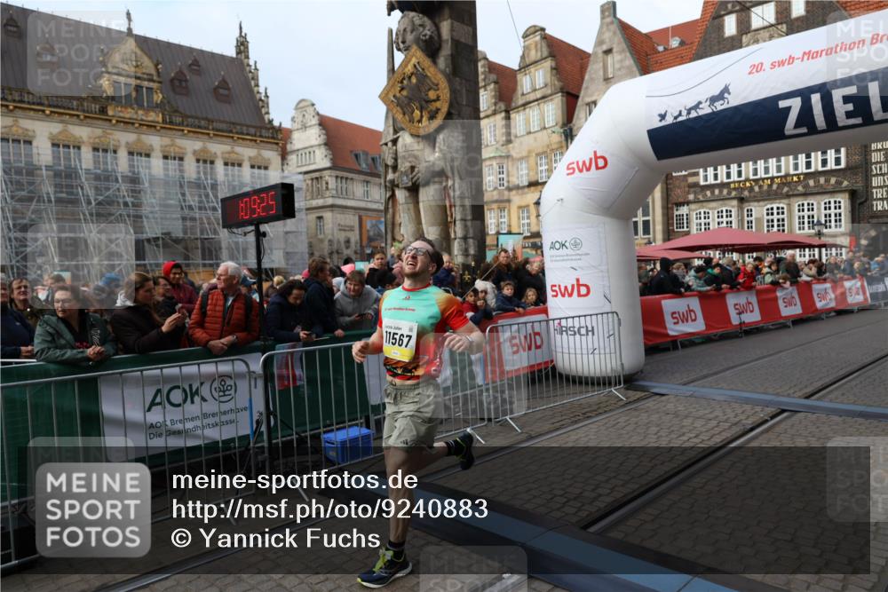05.10.2025 - 20. swb-Marathon Bremen Yannick Fuchs http://msf.ph/oto/9240883 05.10.2025 10:40:14 Ziel 10276, 11567 meine-sportfotos.de