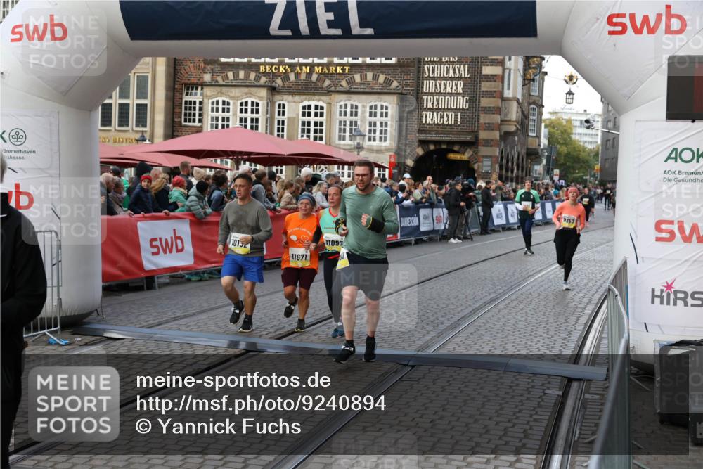 05.10.2025 - 20. swb-Marathon Bremen Yannick Fuchs http://msf.ph/oto/9240894 05.10.2025 11:08:26 Ziel 9353, 9401, 9519, 10132, 10866, 11019, 11097, 11232, 11670, 11671 meine-sportfotos.de