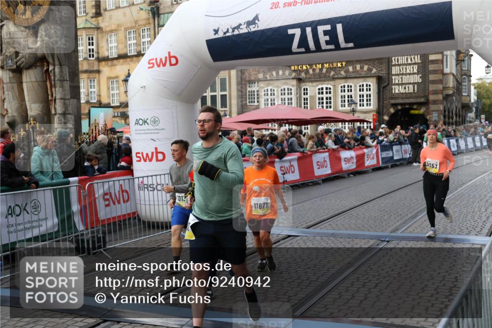 05.10.2025 - 20. swb-Marathon Bremen Yannick Fuchs http://msf.ph/oto/9240942 05.10.2025 11:08:28 Ziel 9186, 9353, 9401, 9519, 10132, 11019, 11097, 11232, 11670, 11671 meine-sportfotos.de