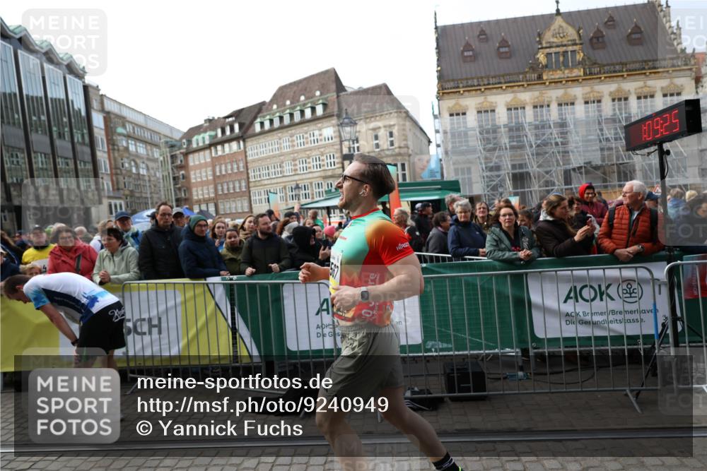 05.10.2025 - 20. swb-Marathon Bremen Yannick Fuchs http://msf.ph/oto/9240949 05.10.2025 10:40:15 Ziel 10276, 11567 meine-sportfotos.de